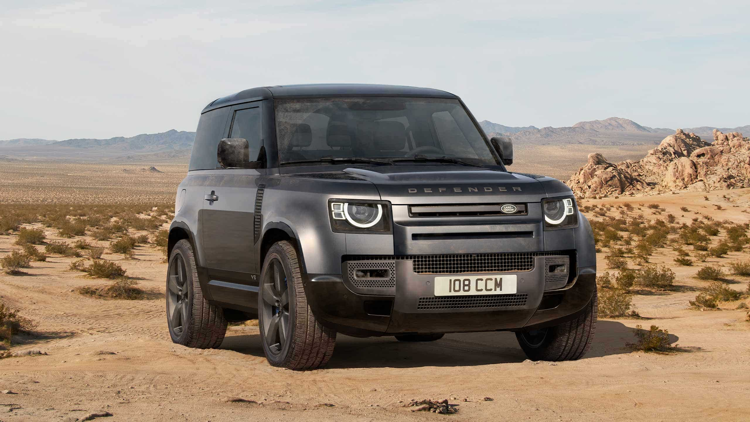 Defender parked in Dessert