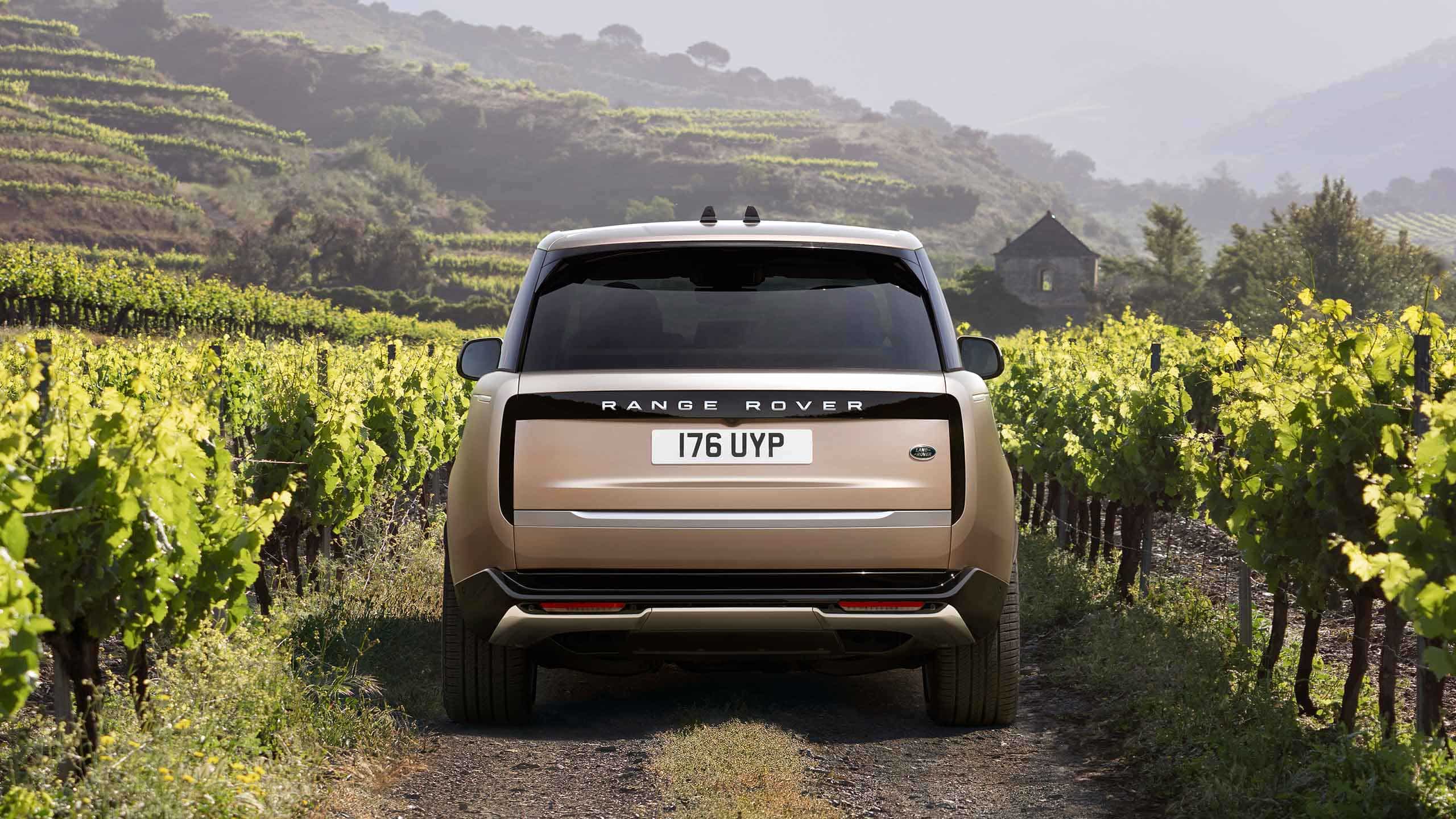 New range. Range Rover 2022. Ленд Ровер Рендж Ровер 2022. Новый range Rover 2022. Новый Рендж Рендж Ровер 2022.