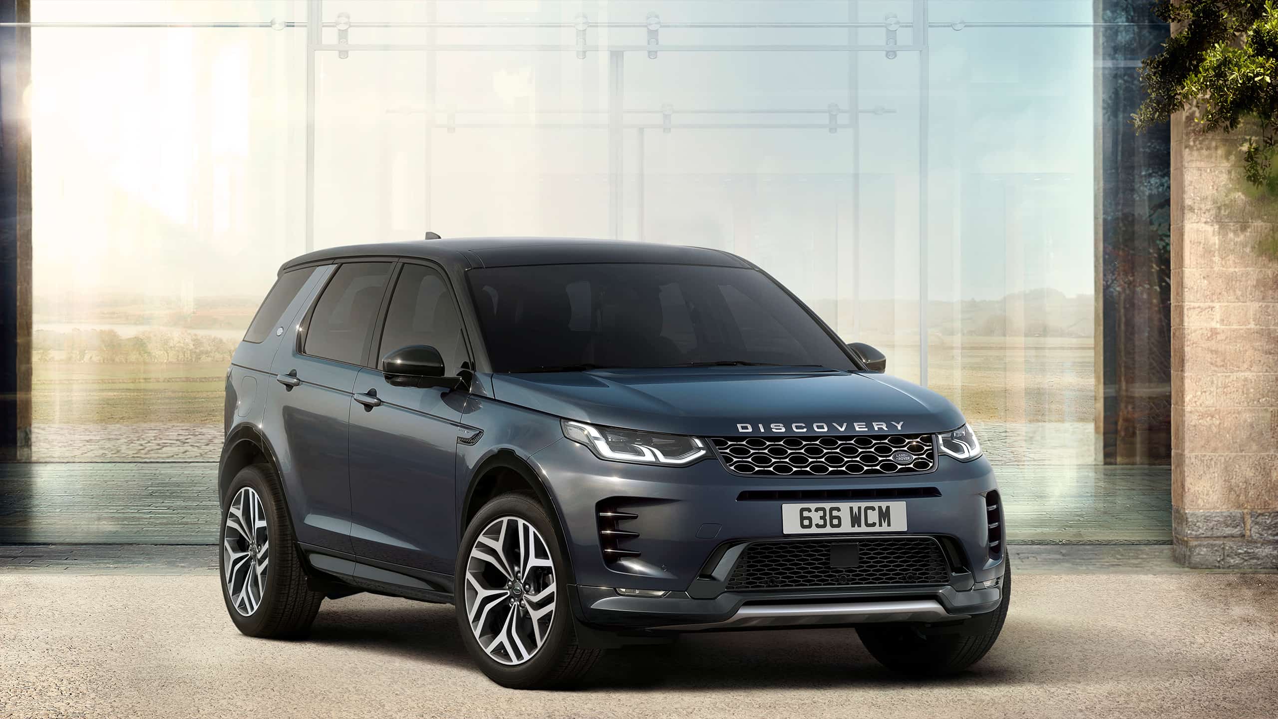 Discovery Sport front view